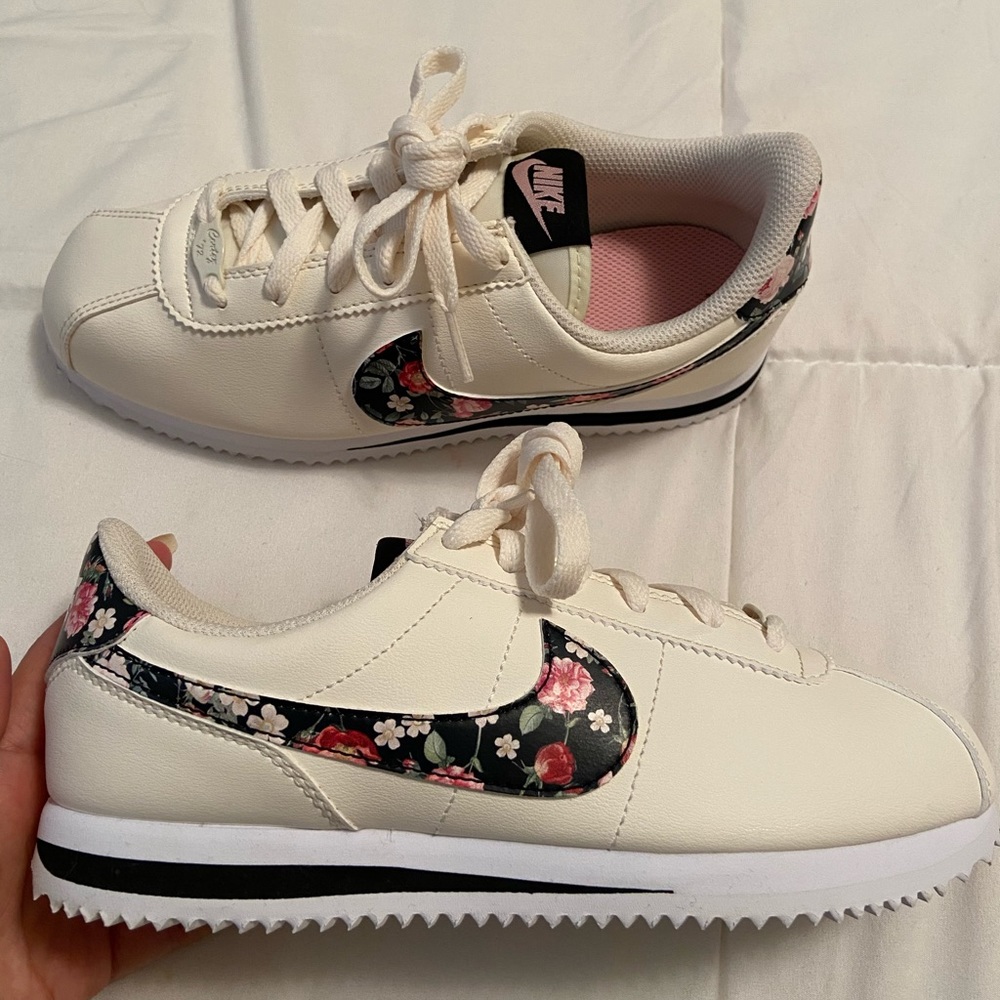 NEW Nike Cortez